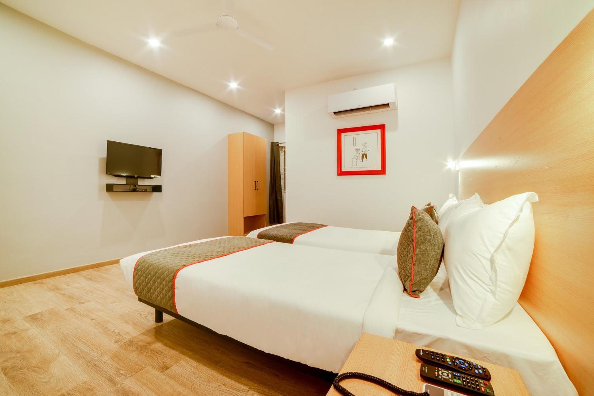 Super Townhouse Hosur Main Road Bommanahalli Near Gopalan Innovation Mall بنغالور المظهر الخارجي الصورة